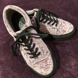 VANs Old Skoll Sneakers in sea fog purple and black.